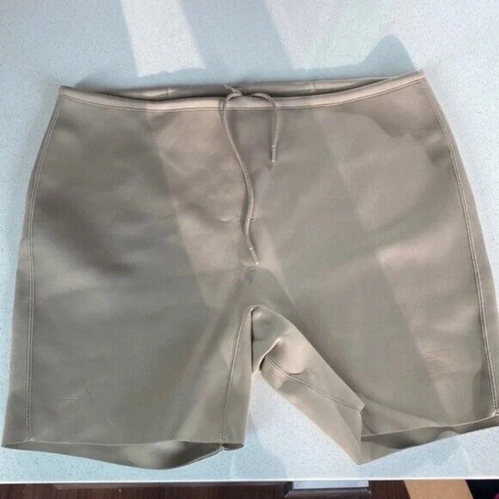 Skims Swim Mid Thigh Scuba Shorts Desert 4X Plus Size Swim Shorts Kim Kardashian